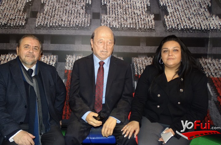 Francisco Javier Court, Gabriela Martínez junto a la figura de su abuelo Julio Martínez