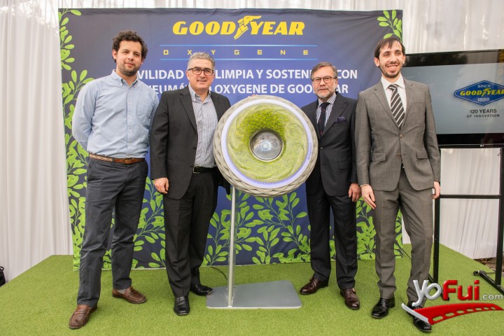 Álvaro Bravo, gerente de Marketing y Negocios de Automóvil Club de Chile, Rodrigo Arenas, Alberto Escobar, Claudio Gavilán , jefe de movilidad sustentable de Automóvil Club de Chile