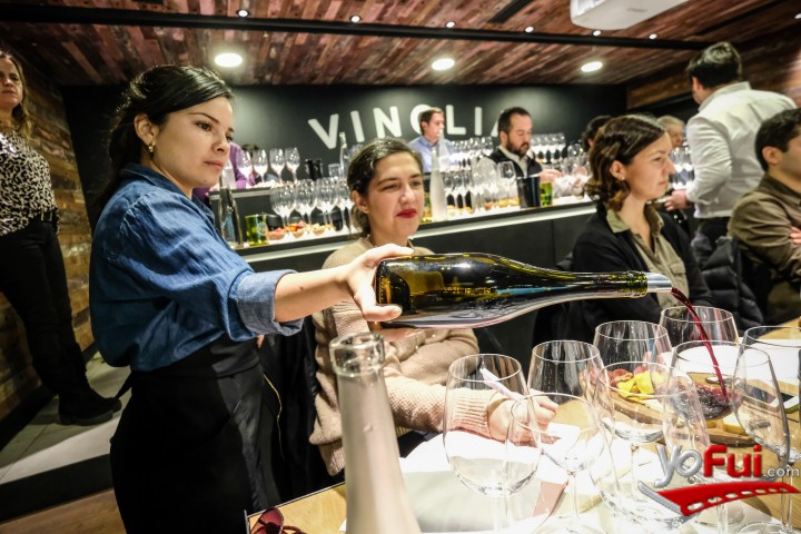 Fotografía en Bouchon realiza inédita cata de vinos de suelos graníticos del mundo, Vinolia