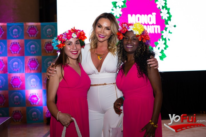 Fabiola Aguirre de Monoi Tiki Tahiti junto a promotoras