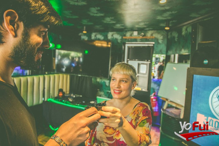 René Roco, Kinética compartiendo un gélido shot de Jagermeister
