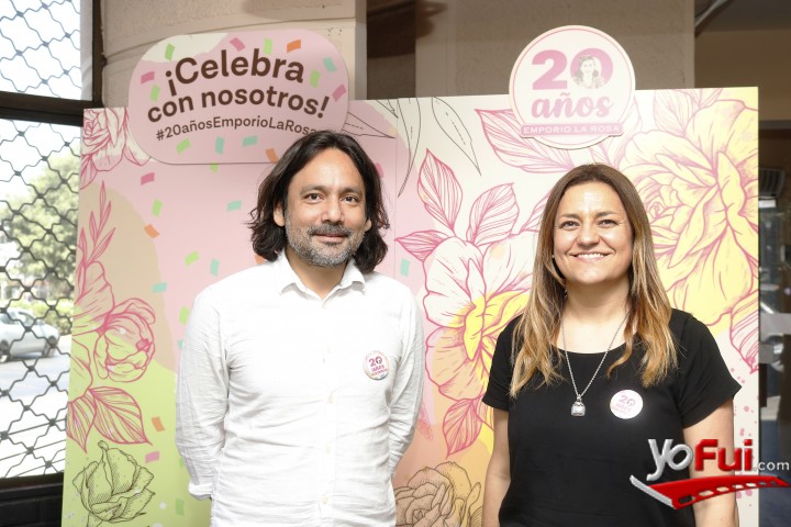 Joshua Hidalgo, Luz María Ross