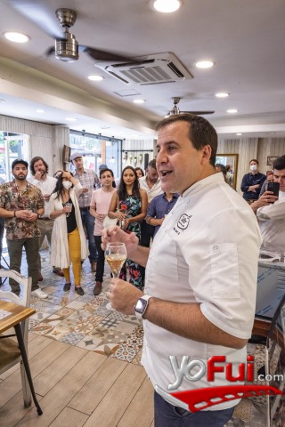 Diego Lisoni, brindando con los invitados