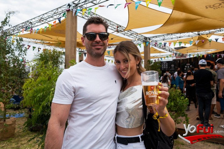 Alvaro Gracia, Nicole Schlesinger