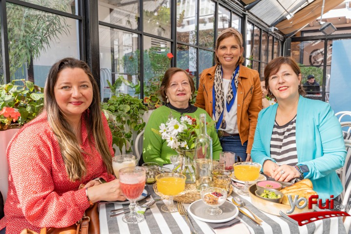 Julia Salas, Marina Meneses Weber, Rebeca Ubilla, Claudia Contreras