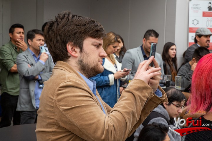 Fotografía en vivo lanza nuevos dispositivos V25 y V25Pro, Terraza del Hotel Hyatt Centric