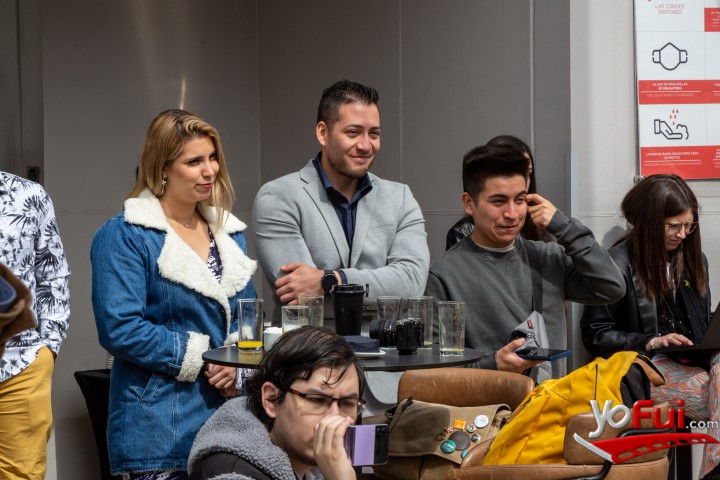Fotografía en vivo lanza nuevos dispositivos V25 y V25Pro, Terraza del Hotel Hyatt Centric