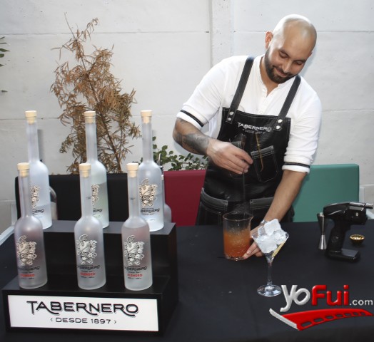 Alvaro Paipal, Bartender