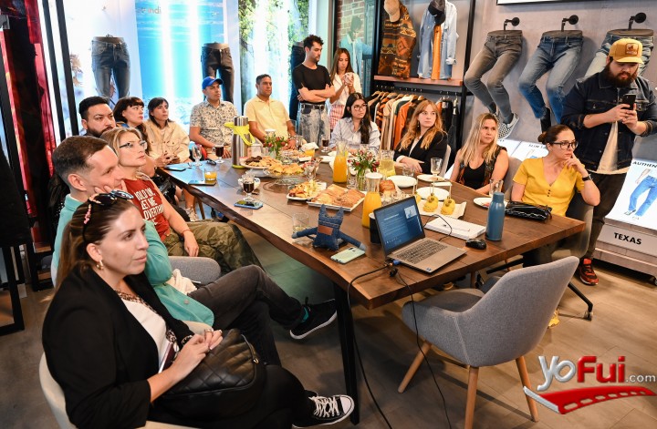 Fotografía en Charla de moda sustentable a cargo de la diseñadora nacional, Lupe Gajardo, Showroom de Wrangler