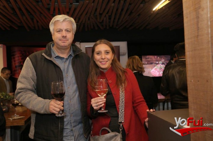 Alejandro Mery, Coni Larrondo