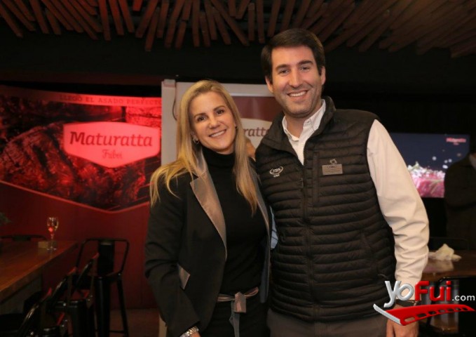 Patricia Larraín, Juan Manuel Sanhueza (asesor comercial JBS Chile).