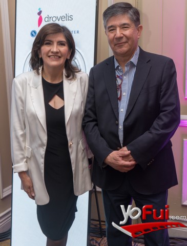 Dra. Soledad Vallejos; miembro directorio de la Sociedad Chilena de Climaterio, Dr. Víctor Valverde, secretario de la Sociedad Chilena de Climaterio