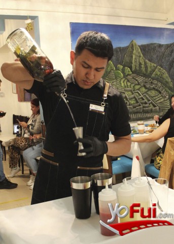 Héctor Cruz, Bartender