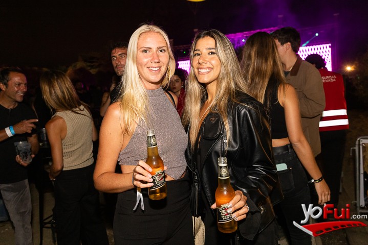 Dominique Du Plessis, Carla Triviño