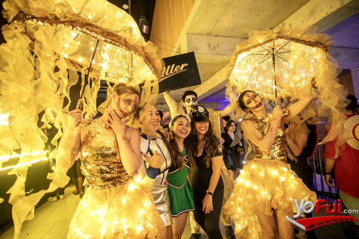 Fotografía en Cerveza Miller celebró Halloween a lo grande en Santiago, Hilaria