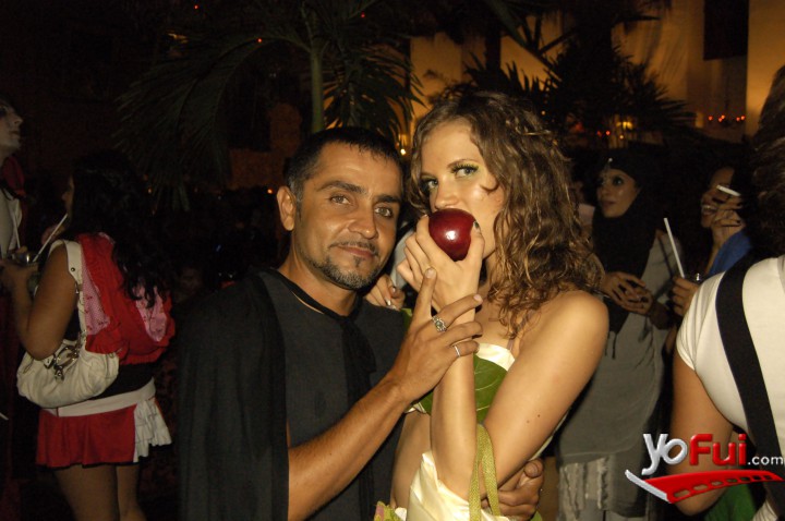 Toño Saracho, Angelika Maria Fürstler