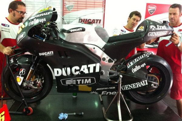 MotoGp | Ducati GP12. Eccola è pronta, ladies and gentleman, new bike is ready!
