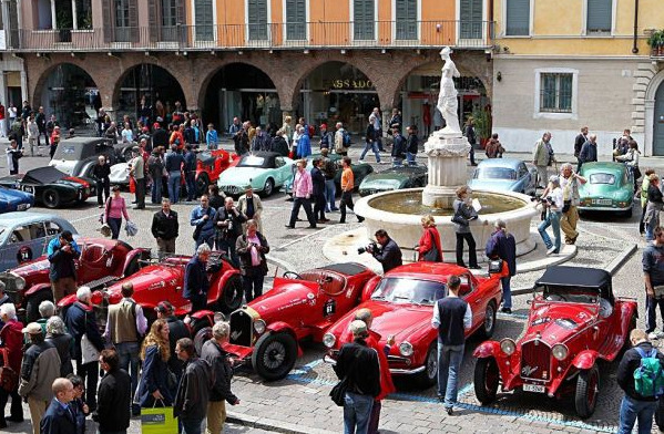 L’Italia saluta la Mille Miglia