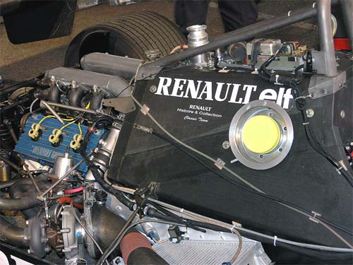 Renault Re40 engine detail