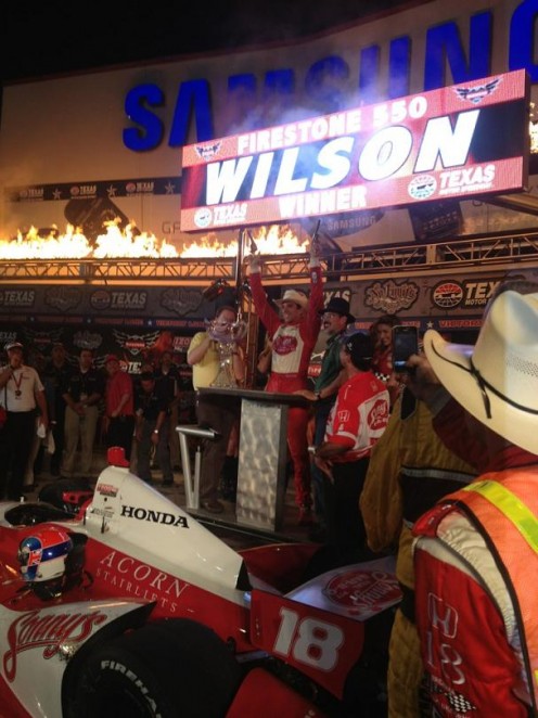 Indycar | Justin Wilson beffa Graham Rahal in Texas