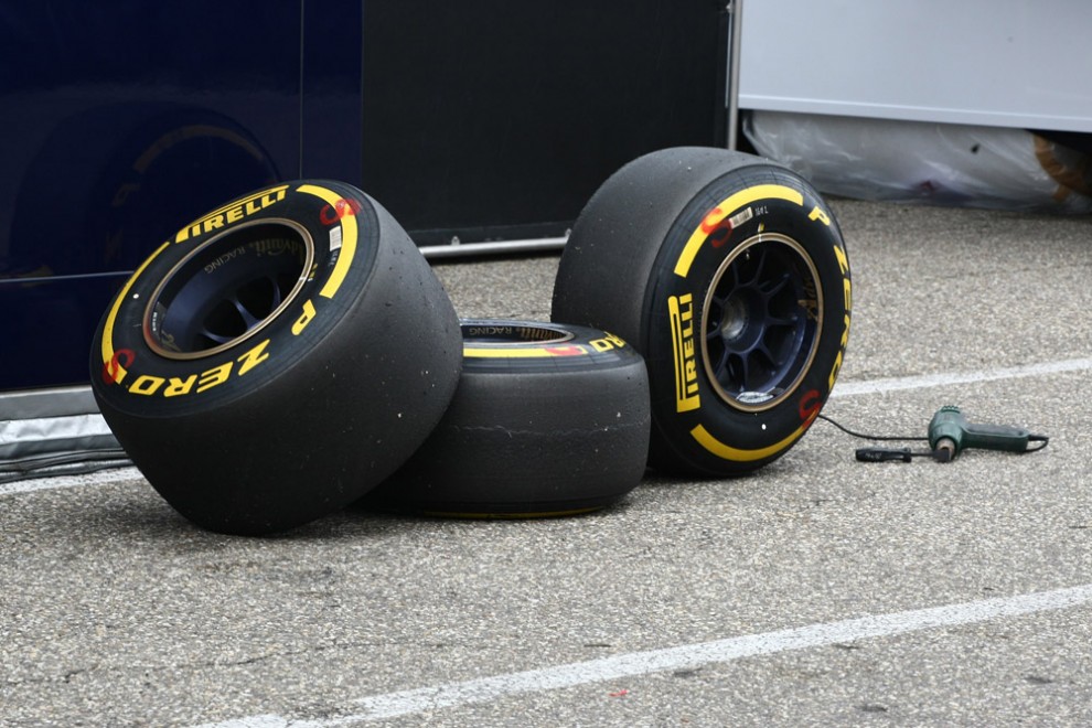 F1 | Pirelli: modifica le Soft e le Hard