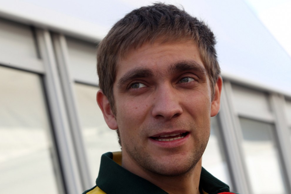 Mercedes signs Petrov for DTM