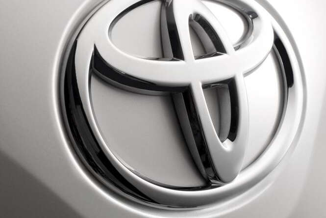 Toyota: “Non tutto il mondo è pronto per le auto elettriche”