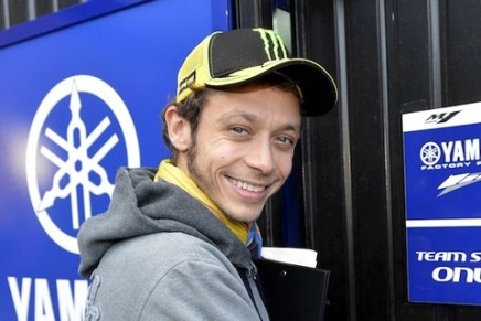 MotoGp | Valentino Rossi si paga da solo