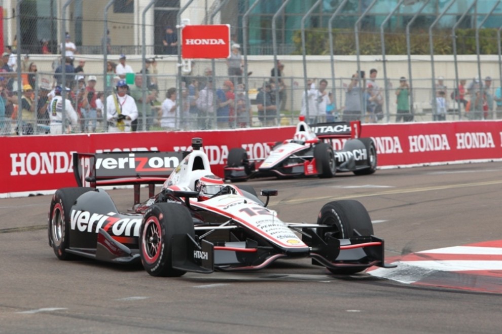 Indycar | St. Petersburg Pole di Will Power, terza Simona De Silvestro