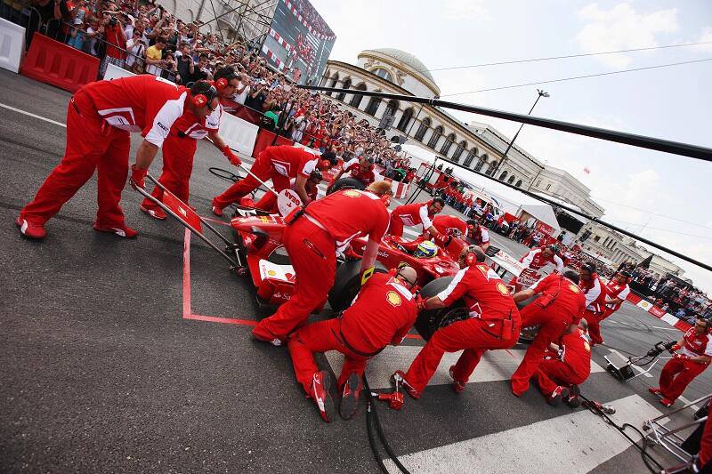 F1 | Massa si “allena” per Monaco tra le strade di Varsavia