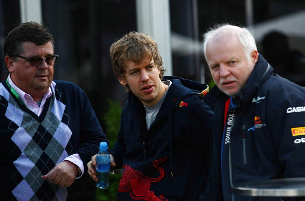 F1 | Il padre di Vettel torna nel paddock dopo l'infortunio - Formula 1 -  Motorsport