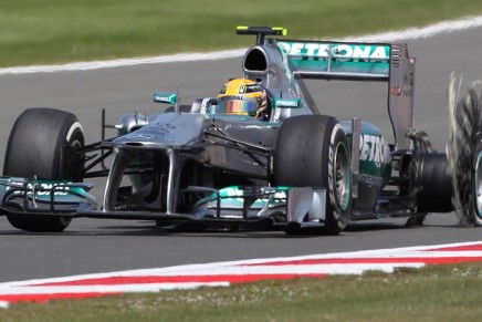 Hamilton foratura Silverstone 2013