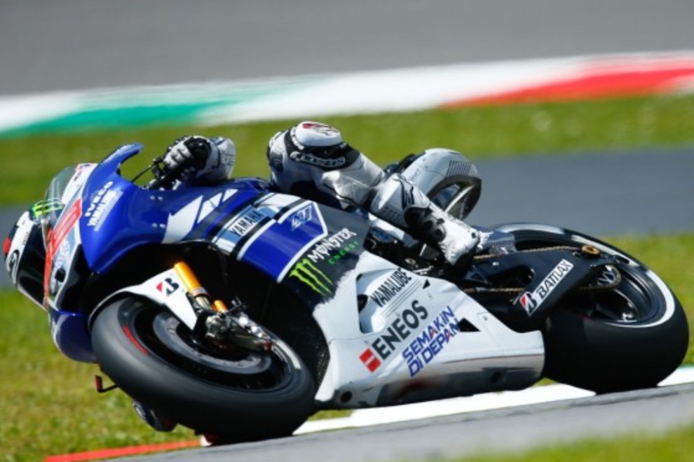 MotoGP | Al Mugello vince Lorenzo, 5°Dovizioso. Rossi nella sabbia