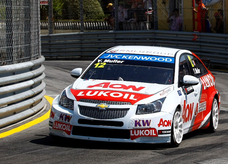 Wtcc | Porto: Muller lontano dai guai, poi Nash