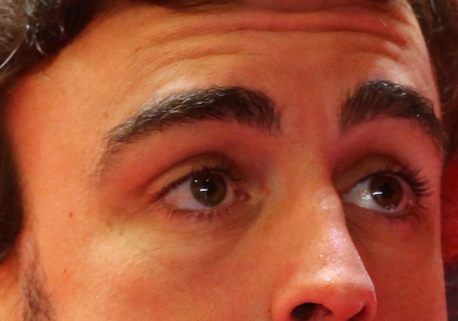 F1 | Alonso, segni particolari: insofferenza in aumento
