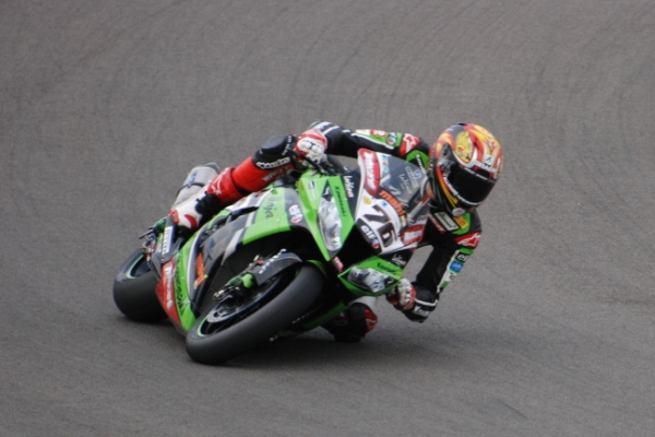 WSBK | Silverstone Gara2 con bandiera rossa, vince Loris Baz