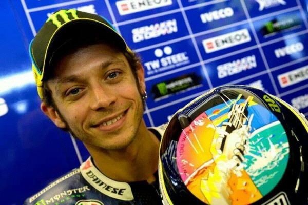 MotoGP | Misano: il casco di Rossi ricorda SIC e i Pink Floyd