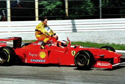 Schumacher-passaggio-Fisichella_Germania2007