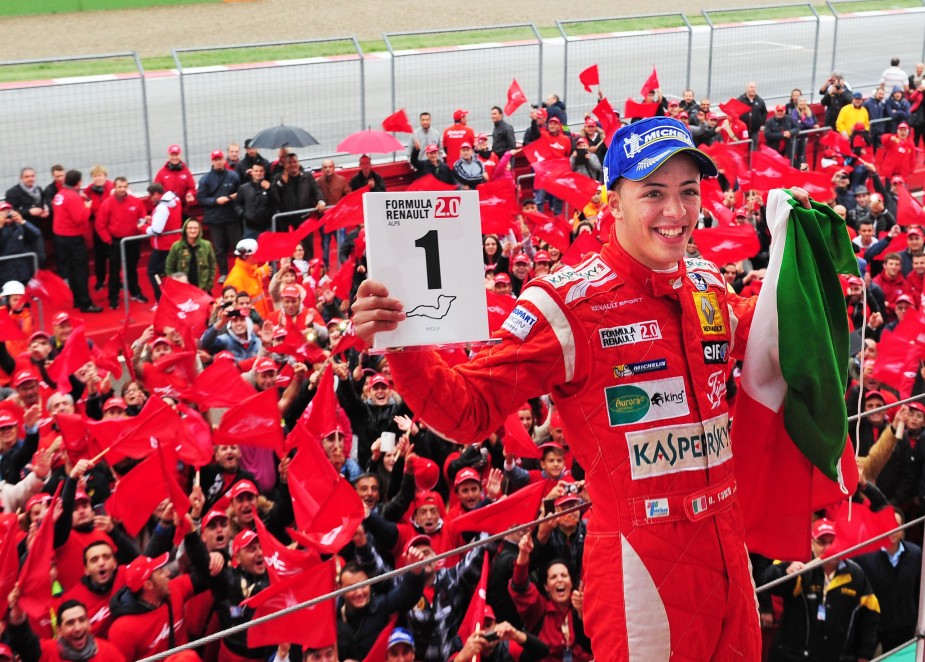 Formula Renault | Antonio Fuoco festeggia a Imola