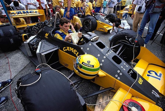 Ayrton Senna Lotus 99T 1987 box