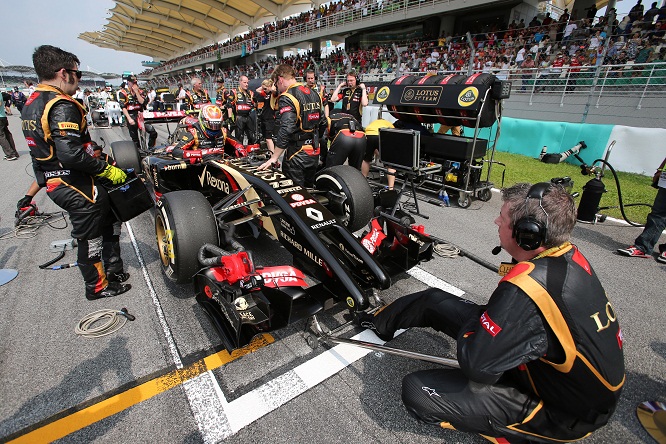 F1 | Lotus: Maldonado subito ko, Grosjean a un passo dai punti