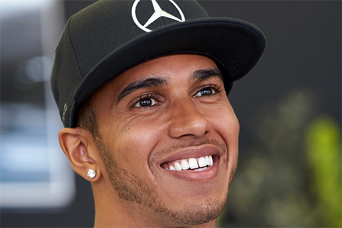 F1 | Hamilton: “Spingerò più forte che mai per vincere a Sepang”