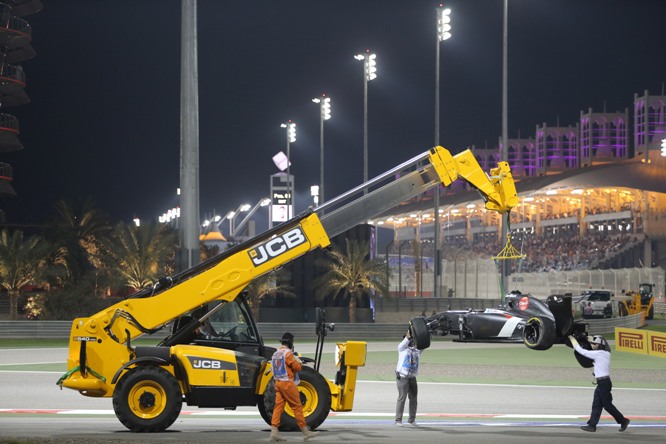 06.04.2014- Race, Esteban Gutierrez (MEX) Sauber F1 Team C33 after the crash