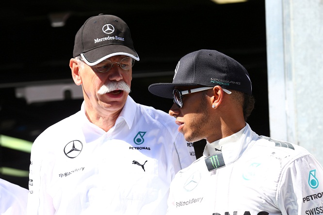 F1 | Zetsche steps in as Mercedes struggle to manage driver war