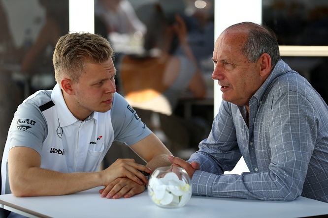 F1 | Dennis duro con Magnussen: “Ha mancato gli obiettivi”