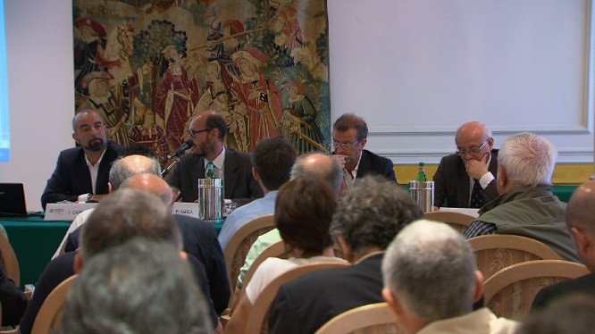 Tavolo conferenza Monza Capelli 2