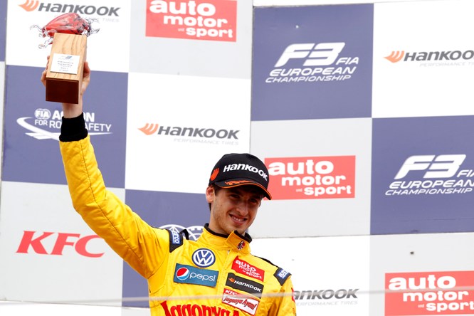 Giovinazzi in Formula 3 con la Carlin anche per il 2015