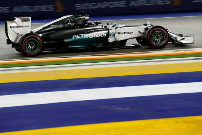 mercedes hamilton singapore 2014