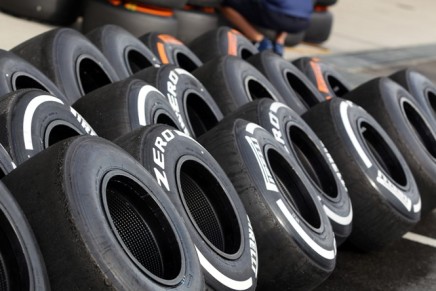 04.10.2014 - Qualifying, Pirelli Tyres