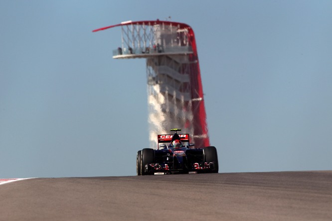 31.10.2014 - Free Practice 1, Daniil Kvyat (RUS) Scuderia Toro Rosso STR9